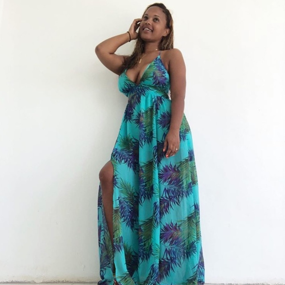 Medium ladies Maxi dress in Turquoise